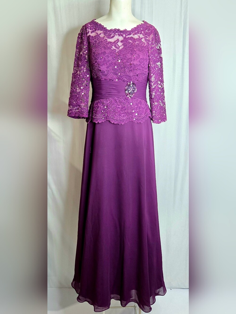 JJ's House Embellished Lace Mother of the Bride Purple Formal Gown NWOT Size 8